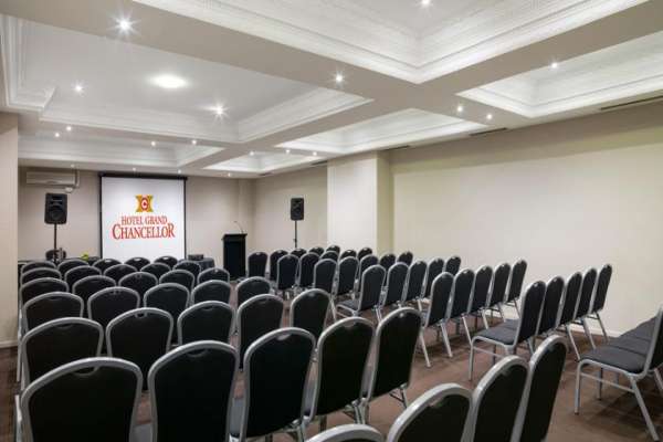 hotel-grand-chancellor-melbourne-04.jpg