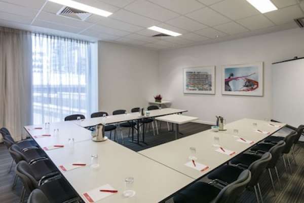 travelodge-docklands-04.jpg