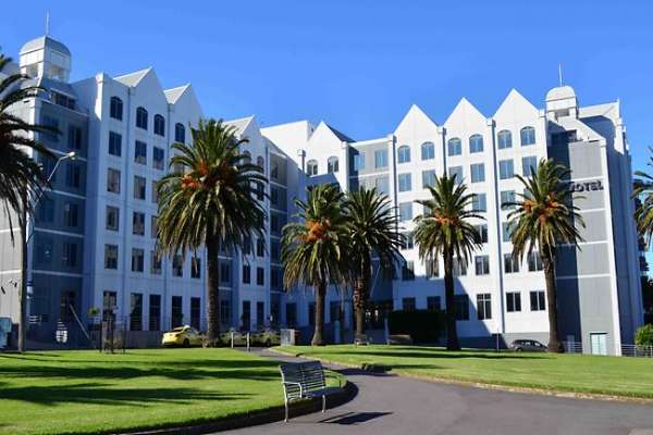 novotel-st-kilda-01.jpg