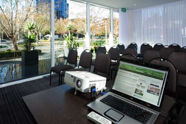 park-regis-griffin-suites-02.jpg