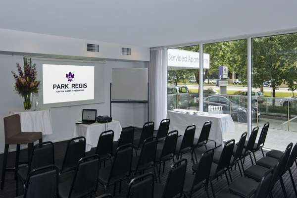 park-regis-griffin-suites-03.jpg