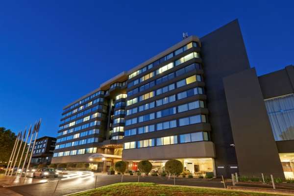 pullman-mercure-melbourne-albert-park-01.jpg