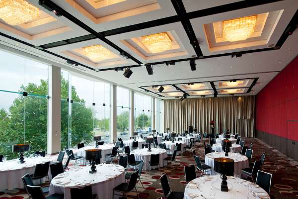pullman-mercure-melbourne-albert-park-02.jpg