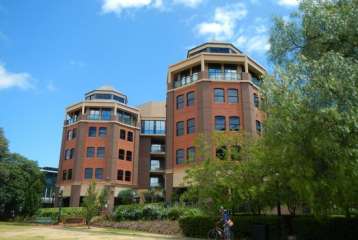 Amora Hotel Riverwalk