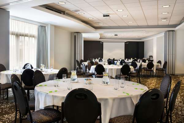 holiday-inn-melbourne-airport-02.jpg