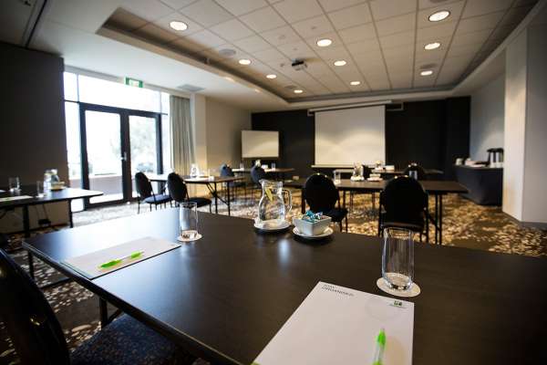 holiday-inn-melbourne-airport-03.jpg