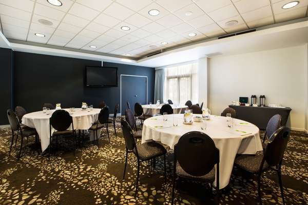 holiday-inn-melbourne-airport-05.jpg