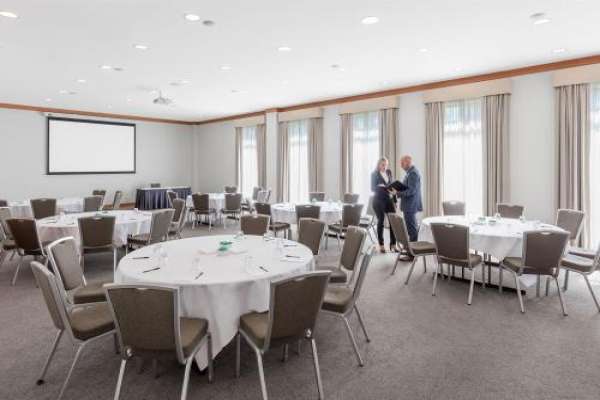 YarraValleyLodge-MeetingRoom.jpg